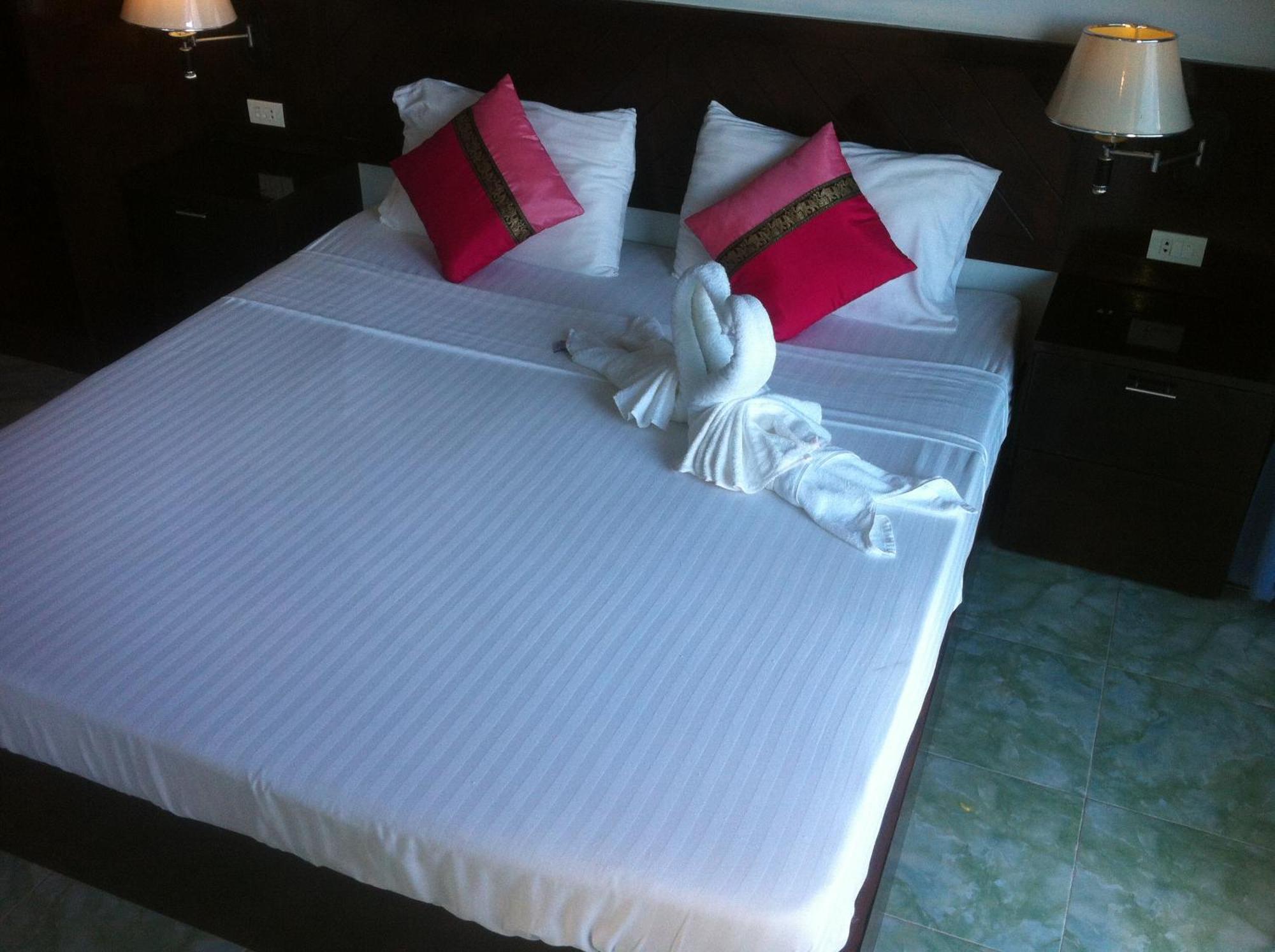 Feng Shui House Otel Patong Dış mekan fotoğraf