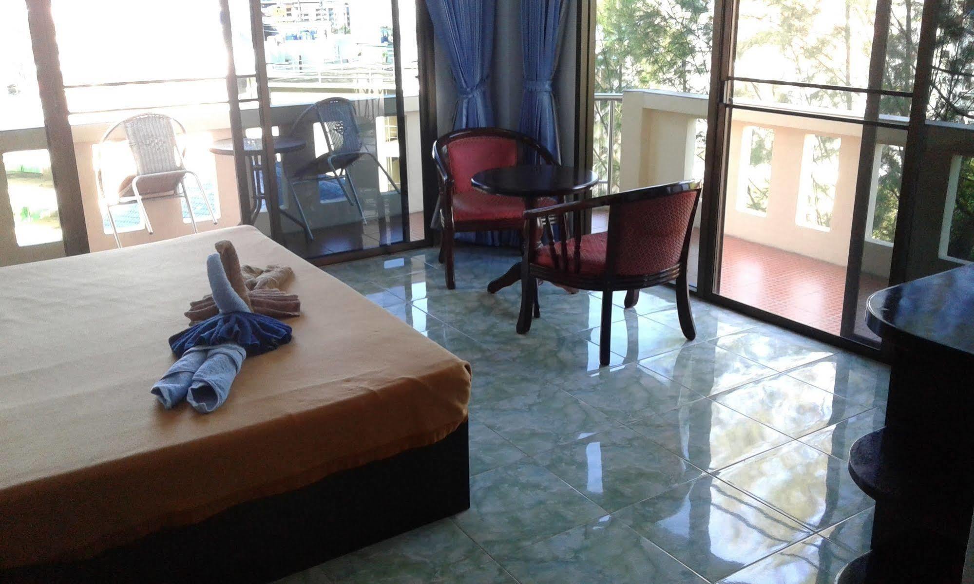 Feng Shui House Otel Patong Dış mekan fotoğraf