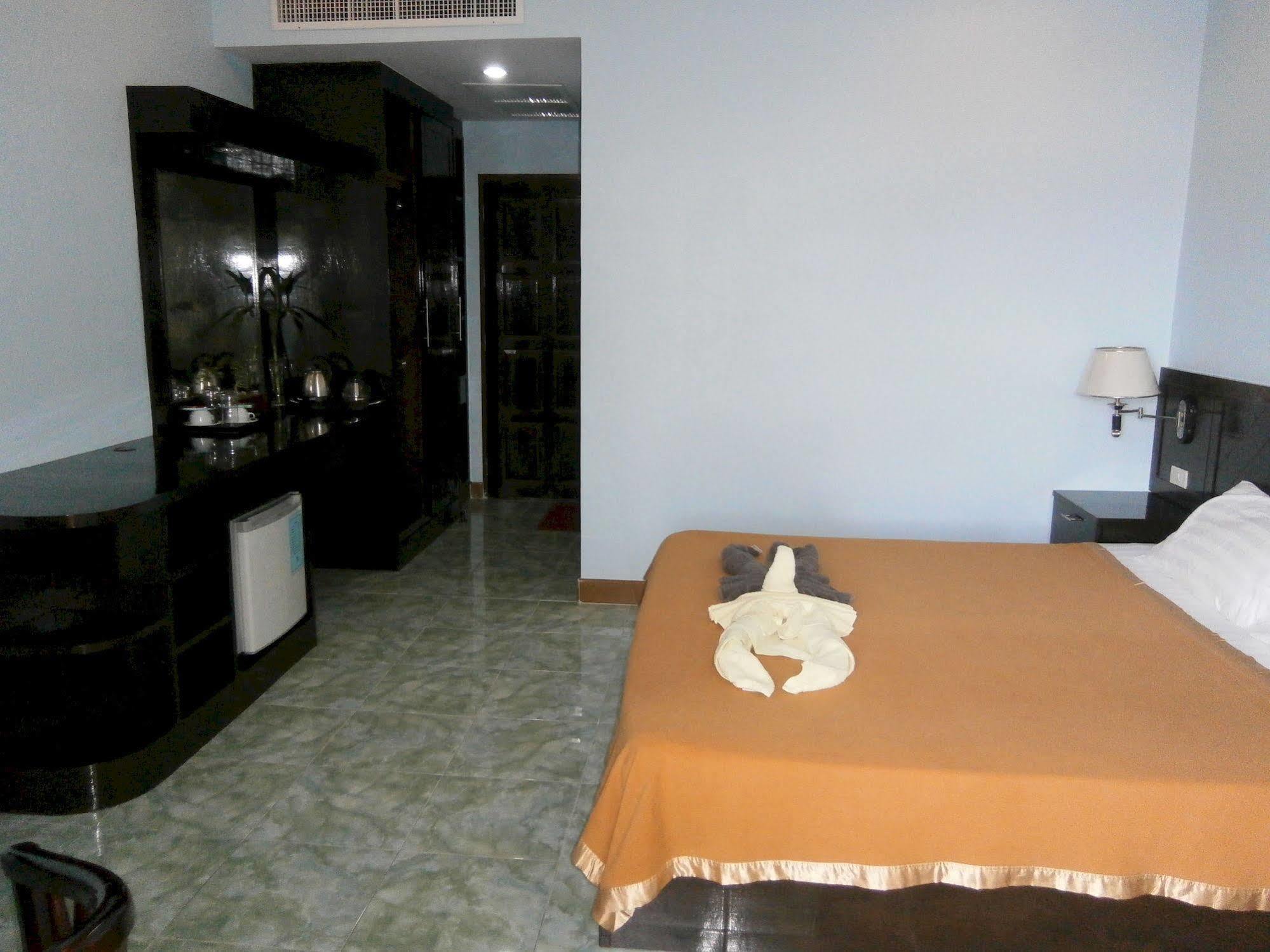 Feng Shui House Otel Patong Dış mekan fotoğraf