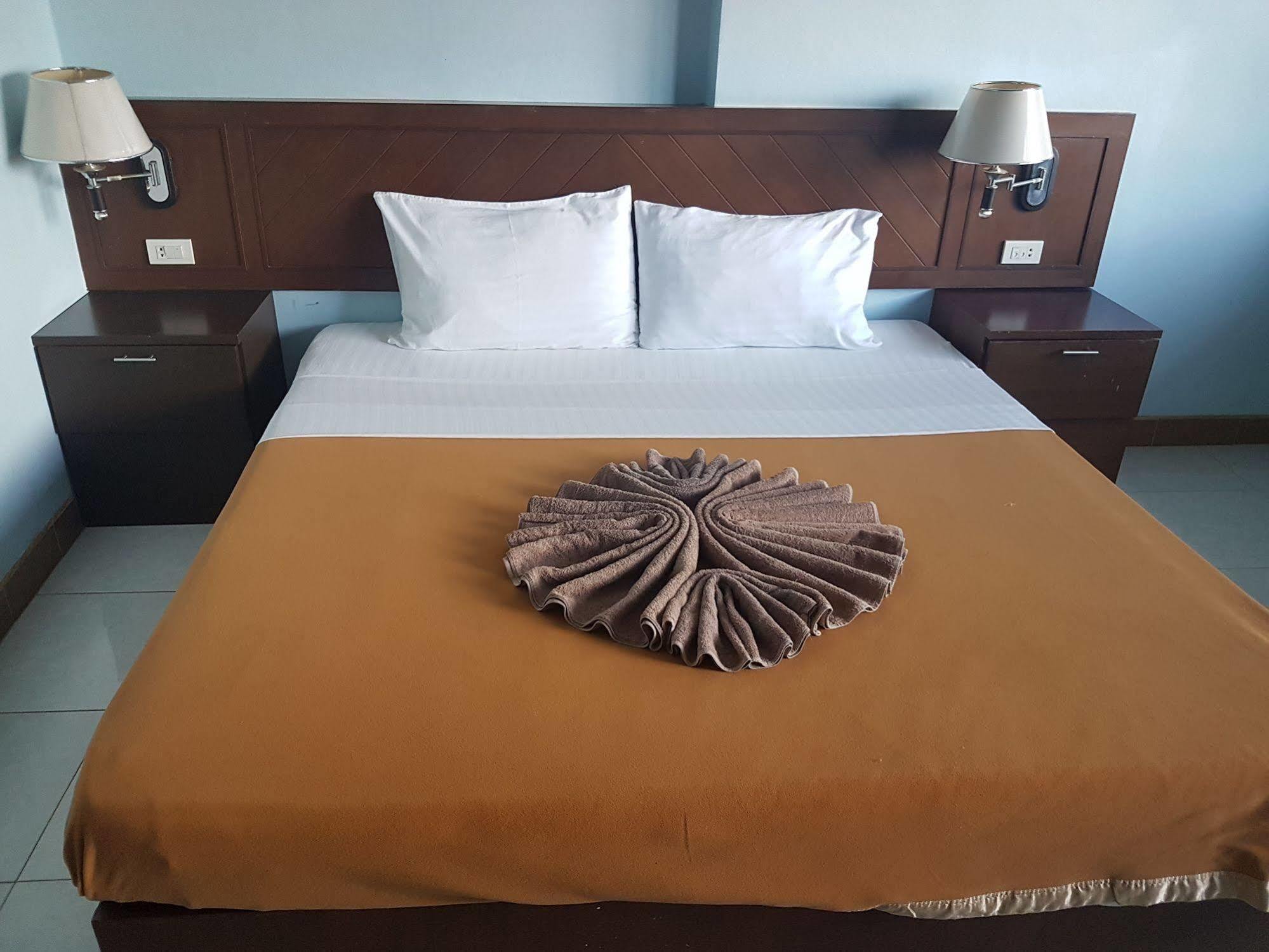 Feng Shui House Otel Patong Dış mekan fotoğraf