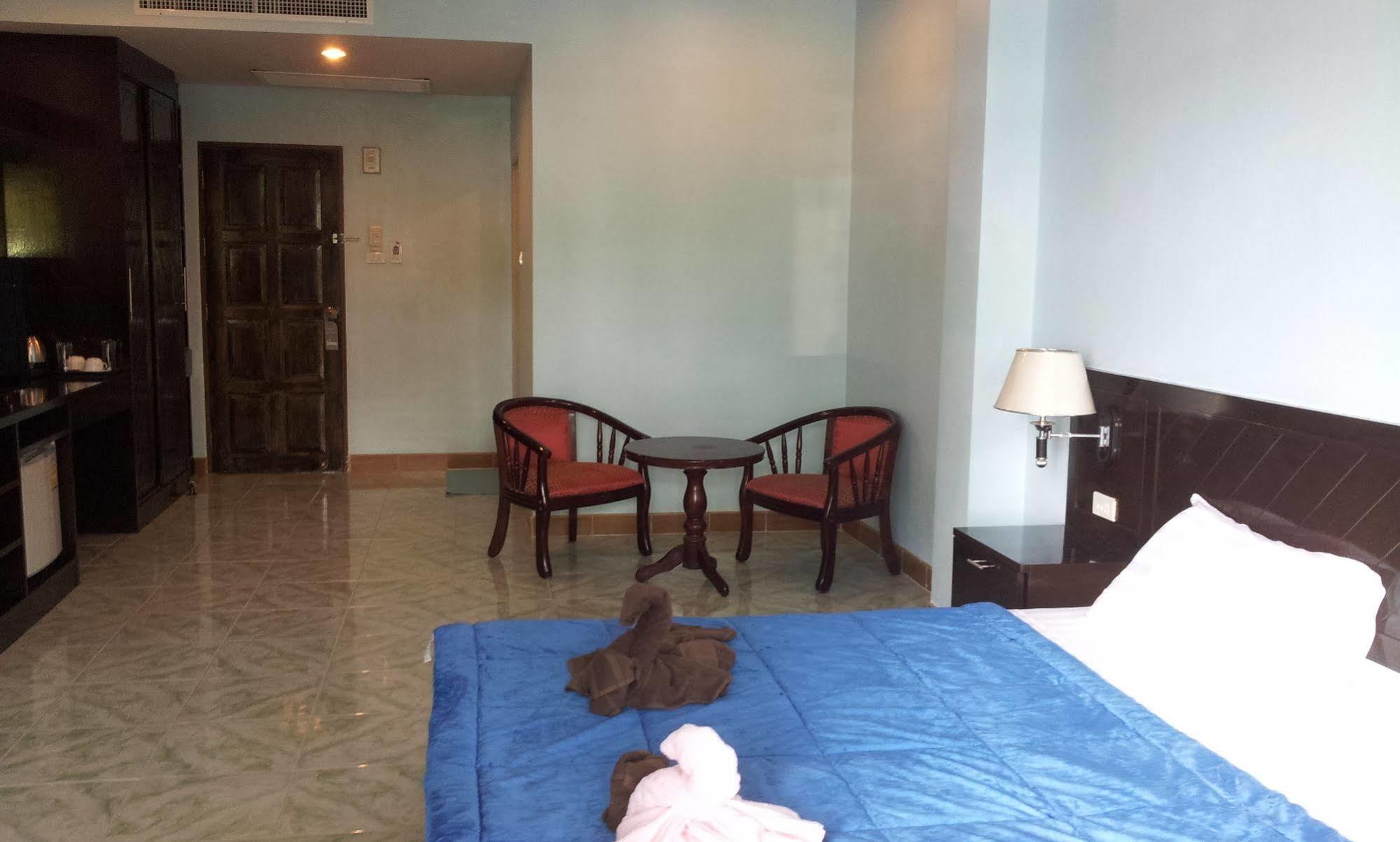 Feng Shui House Otel Patong Dış mekan fotoğraf