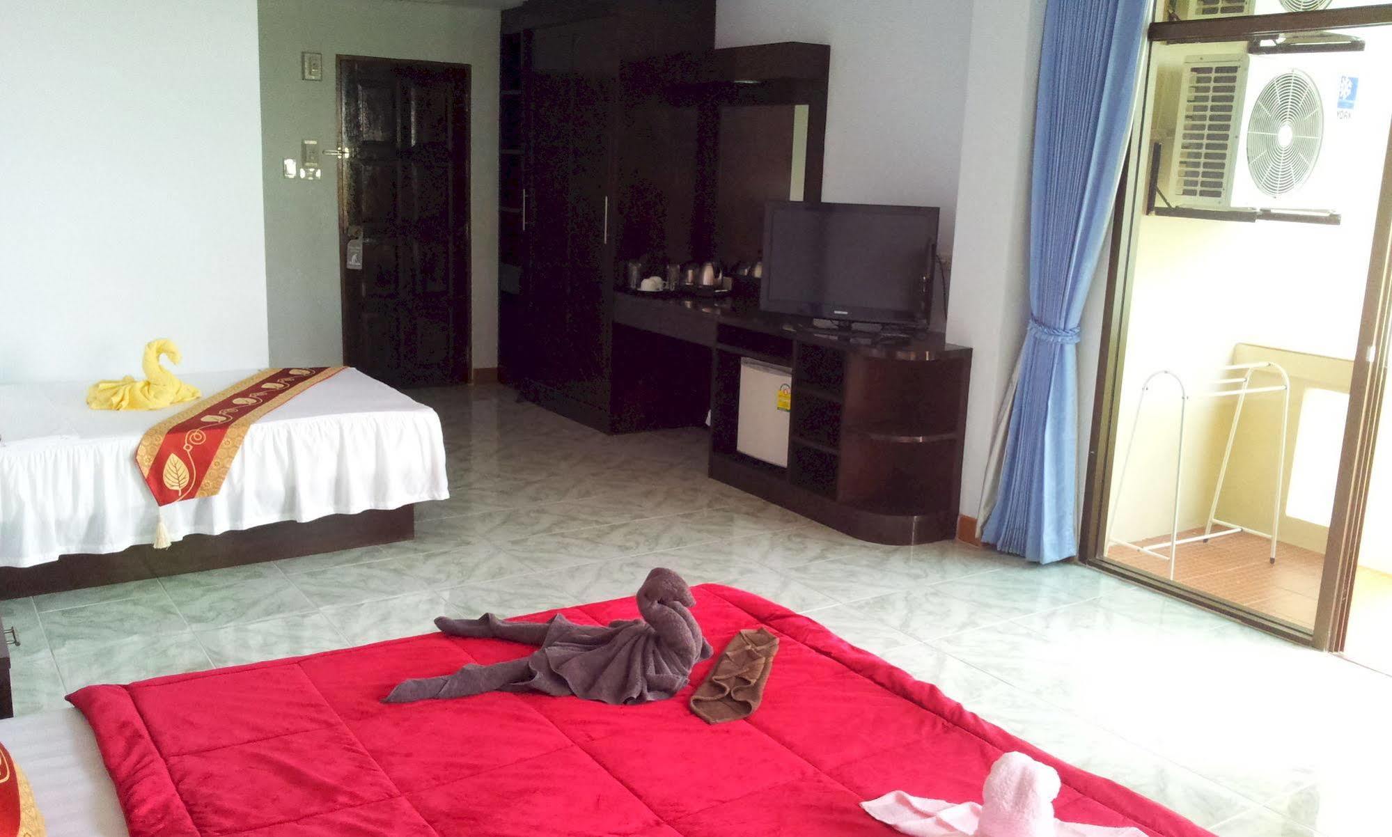 Feng Shui House Otel Patong Dış mekan fotoğraf