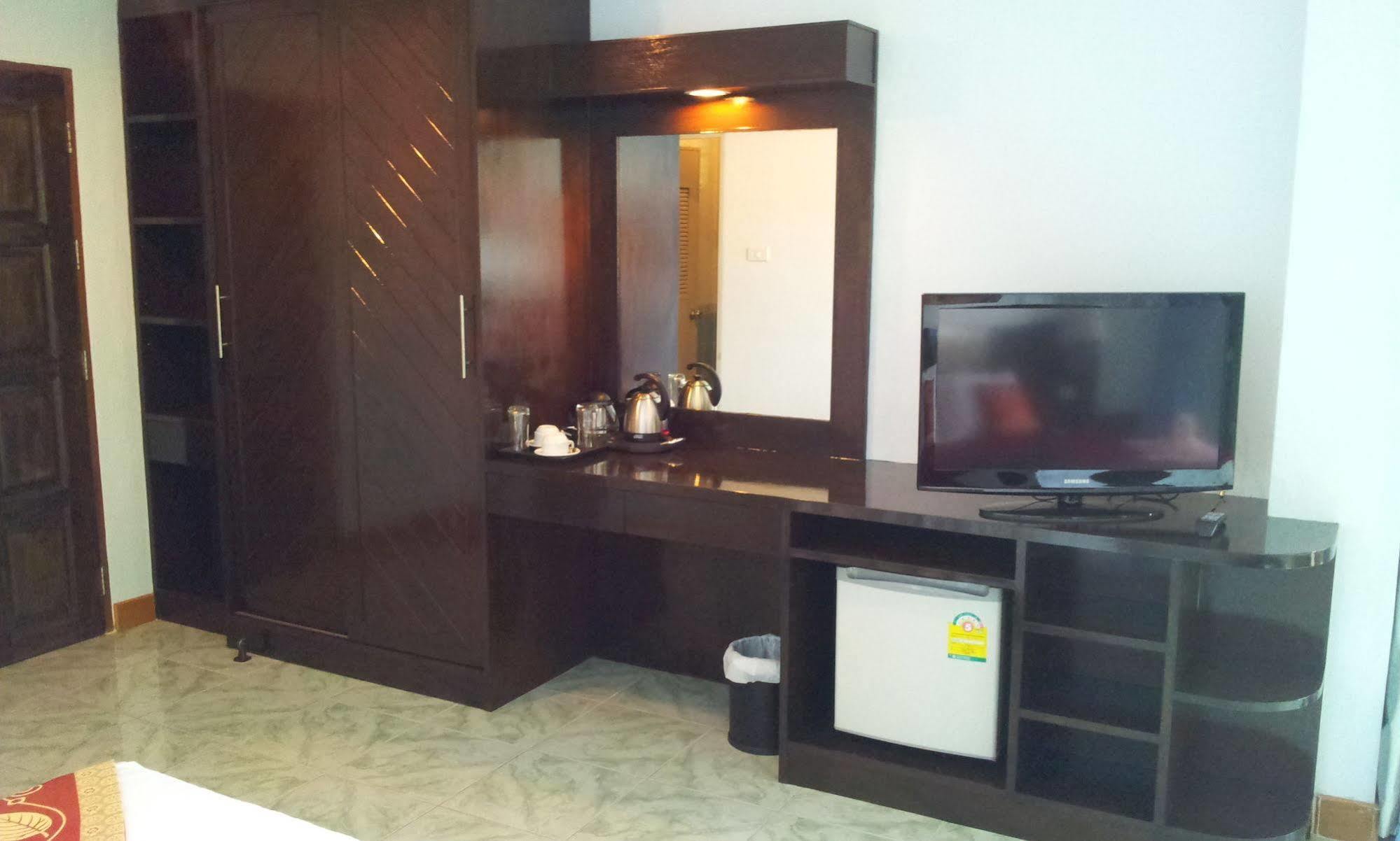Feng Shui House Otel Patong Dış mekan fotoğraf